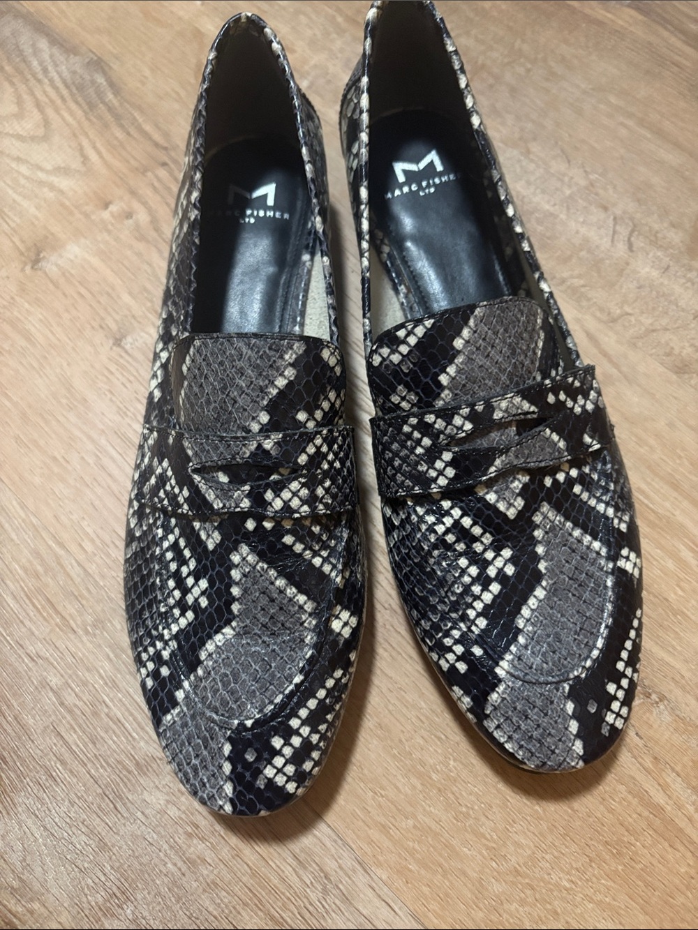 NWOT Marc Fisher LTD Chang snake-print loafers Shoes 9 1/2